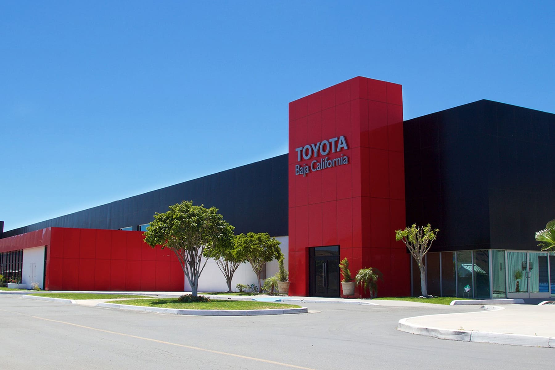 Alucobond Cliente Toyota instalación